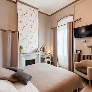 https://de-charme-le-provence.fr-provencehotel.com